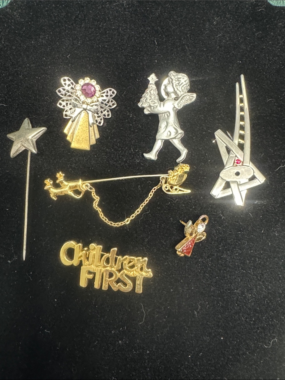 Set of 7 Chromosomes Brooch & Pin Assortment Gold & Silver Like New